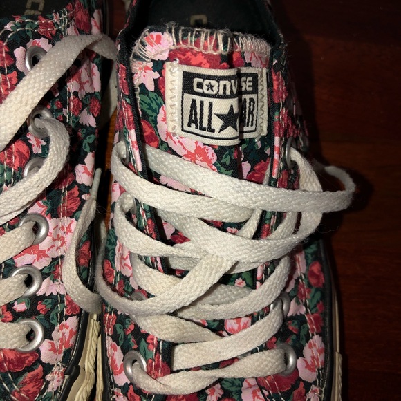Floral converse shoes - Picture 3 of 3